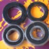 kit-de-rodamientos-y-retenes-de-rueda-delantera-pivot-works